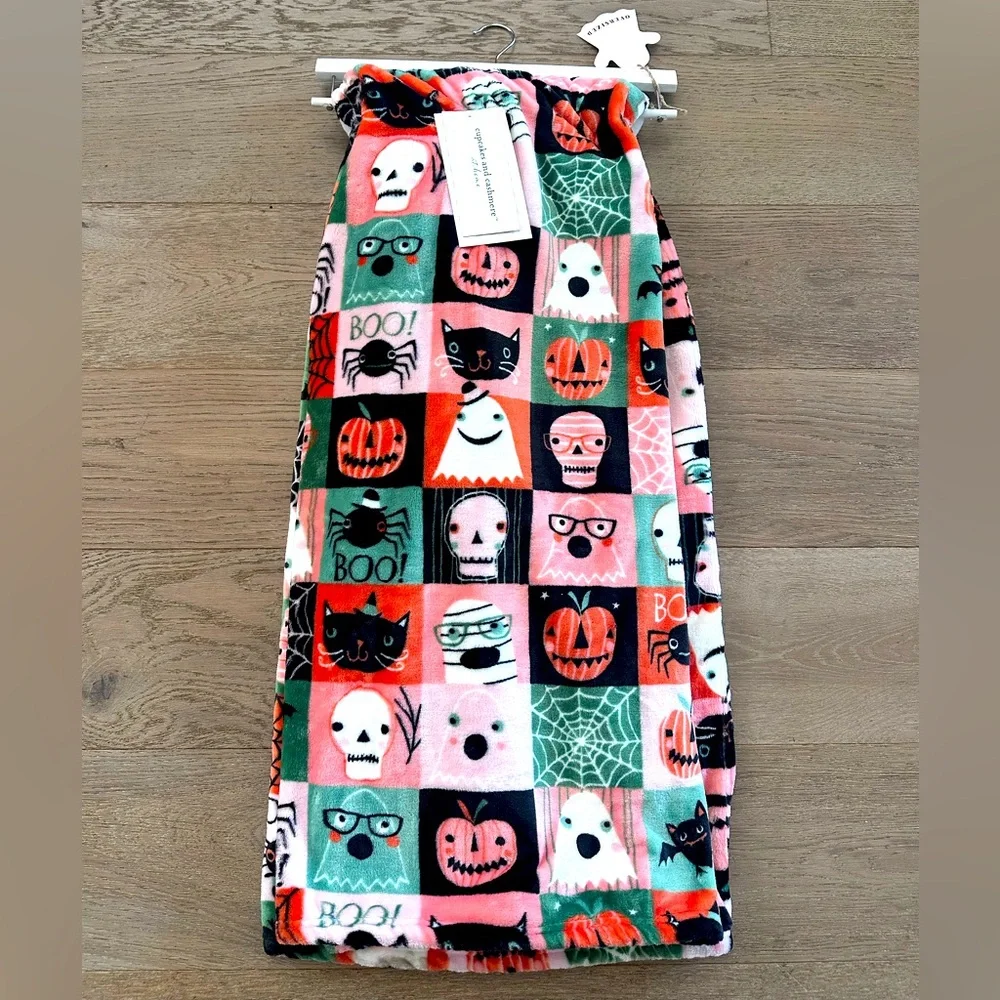 Cupcakes And Cashmere Multicolor Halloween Oversized Decorative Throw Blanket